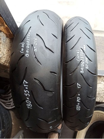 Шини для мотоцикла Bridgestone 180/55-17 і 120/70-17 BT-016 TL