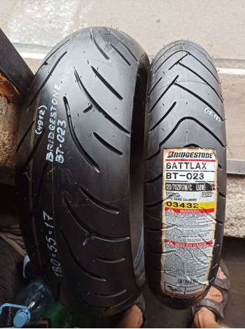 Шини комплектом для мотоцикла Bridgestone 180/55-17 і 120/70-17 BT-023 TL