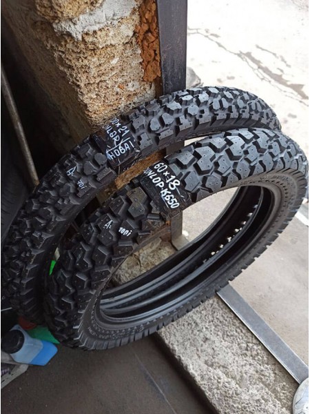 Комлект БУ Мотошин Dunlop 4,60-18 и 3,00-21 K-650 TL