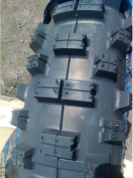 Мотошина Deli (Delitire) 140/80-18 SB-121 TT Мотошина Deli (Delitire) 140/80-18 SB-121 TT