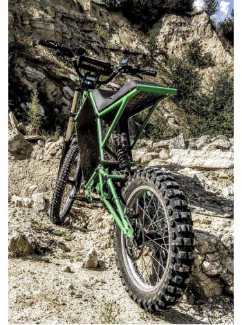 Крутой эндуро-кросс электро-байк на нашей резине красивое фото Крутой эндуро-кросс электро-байк на нашей резине красивое фото